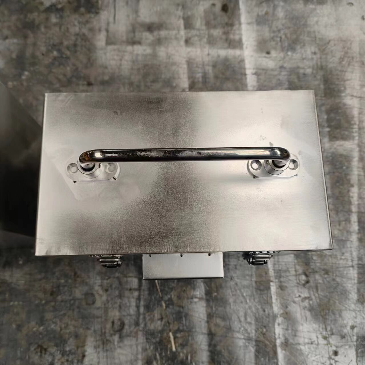 深圳铅箱：辐射安全的坚固堡垒